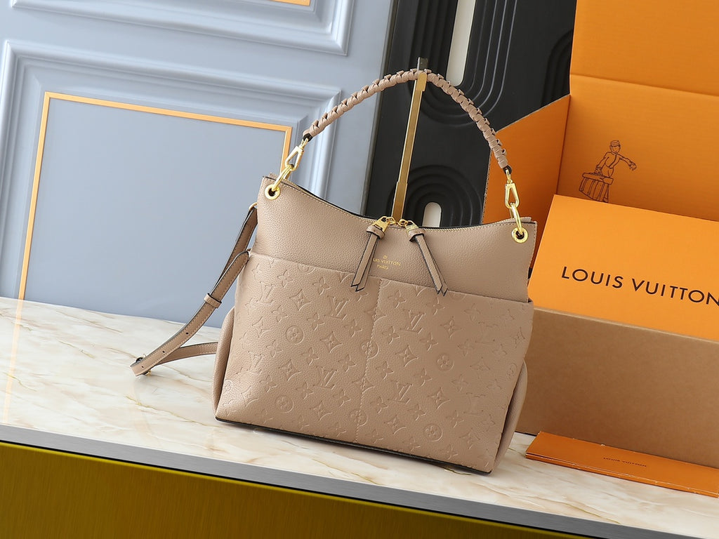 1WE115B Popular leather bag