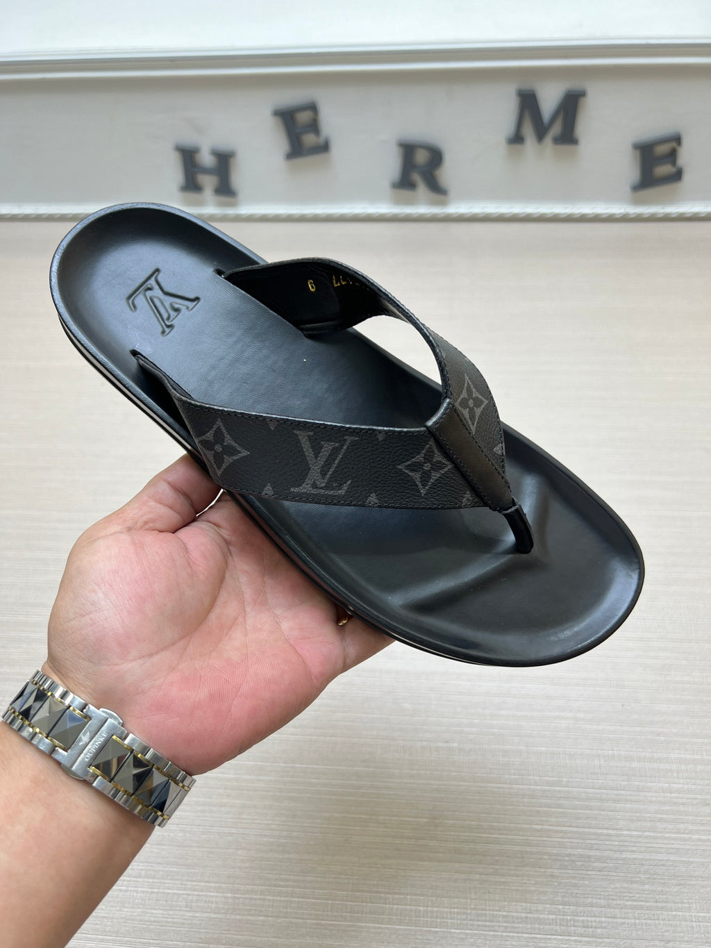 54E86Z Popular slippers