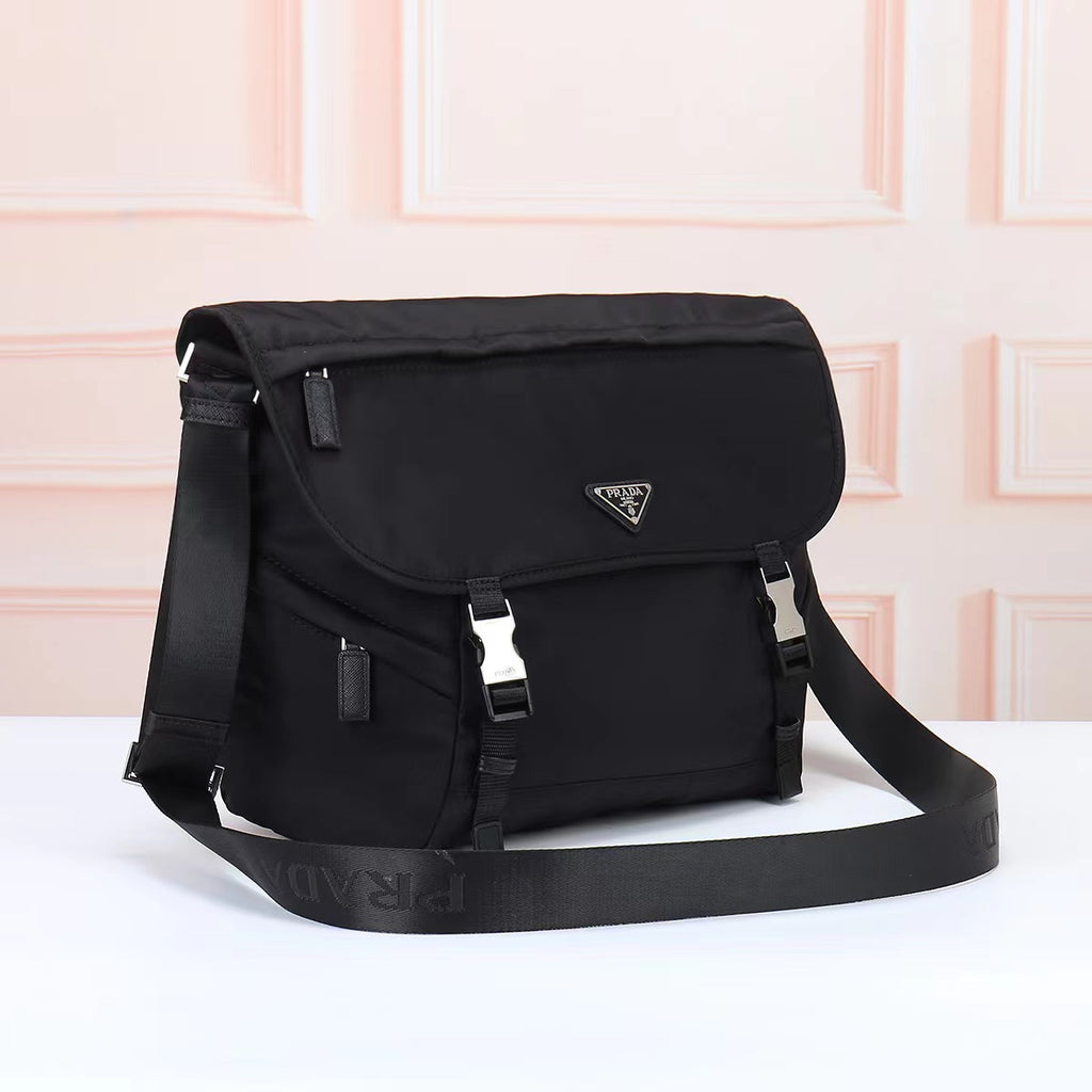 1WP111B Popular nylon fabric bag
