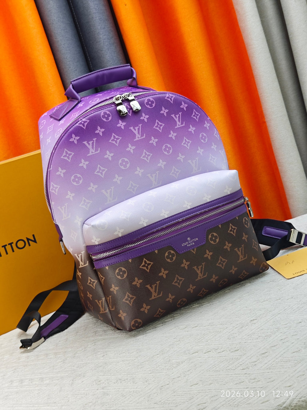 136PE18B Popular leather bag
