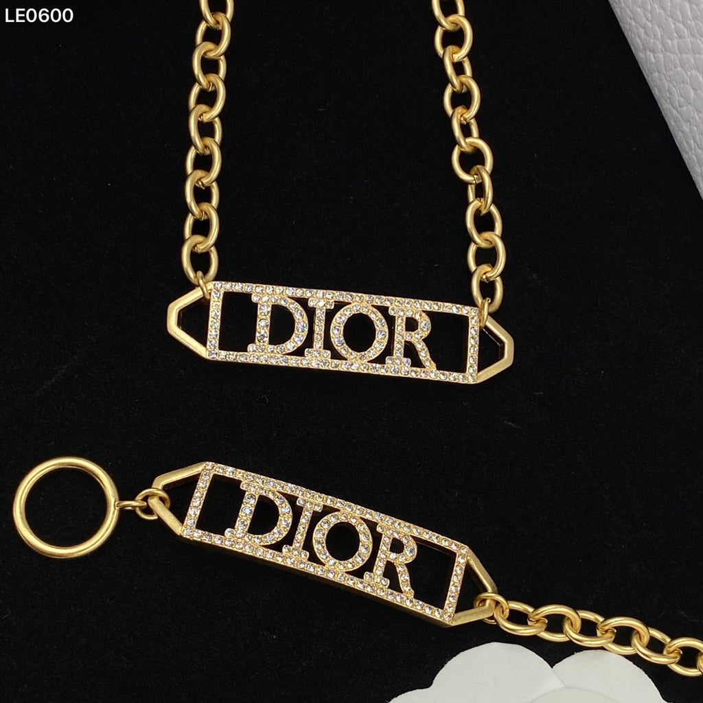 165ND7X Popular    Bracelets