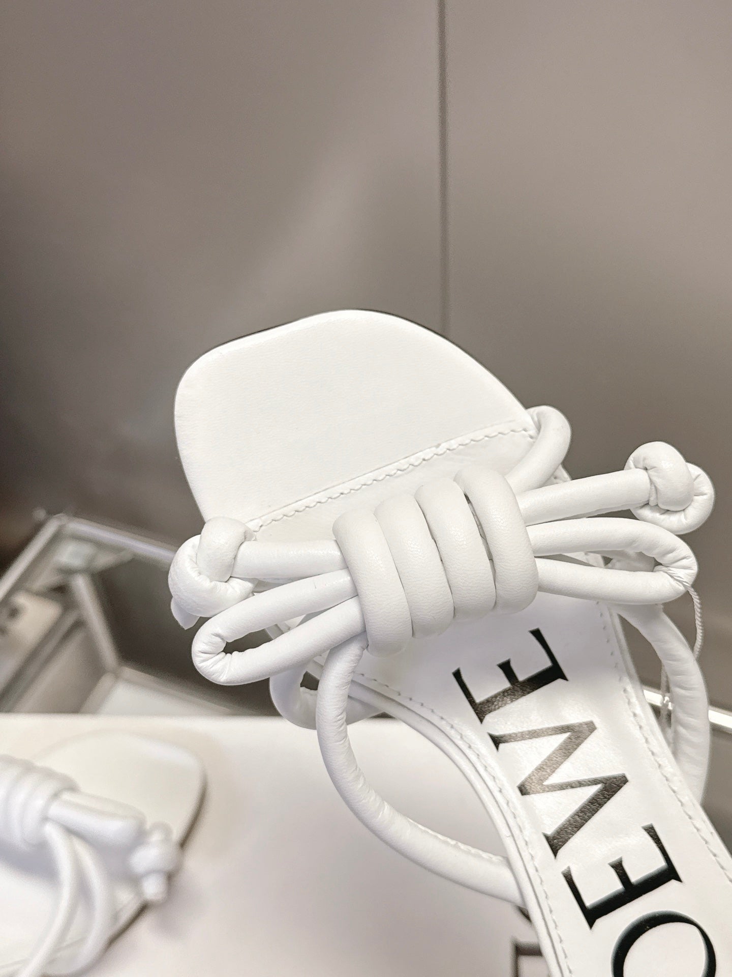 Z2X66A24 Popular high-quality leather Shoes