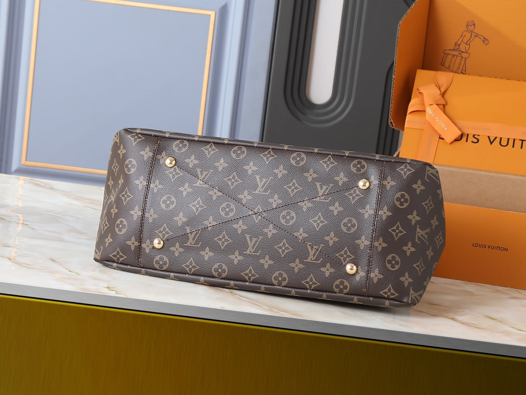 146PE65B Popular leather bag