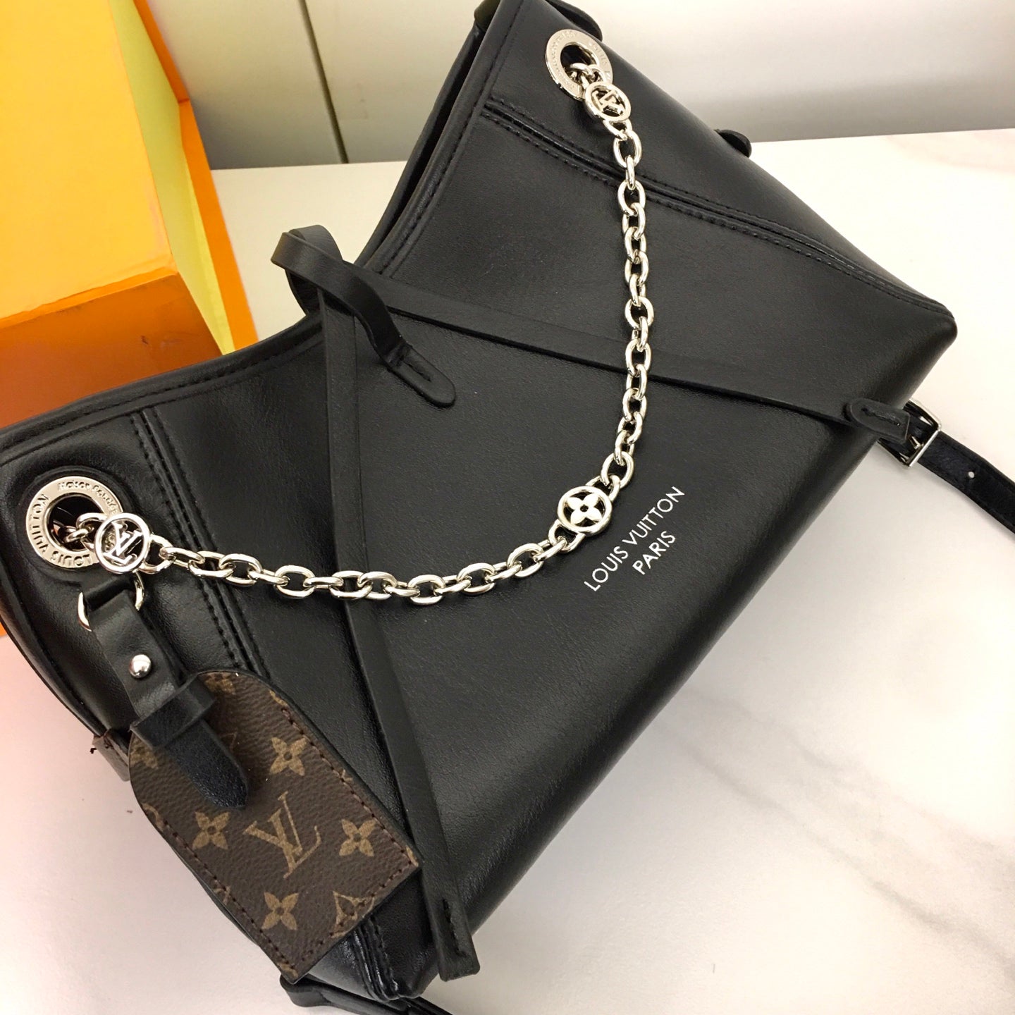1WE113B Popular  leather bag
