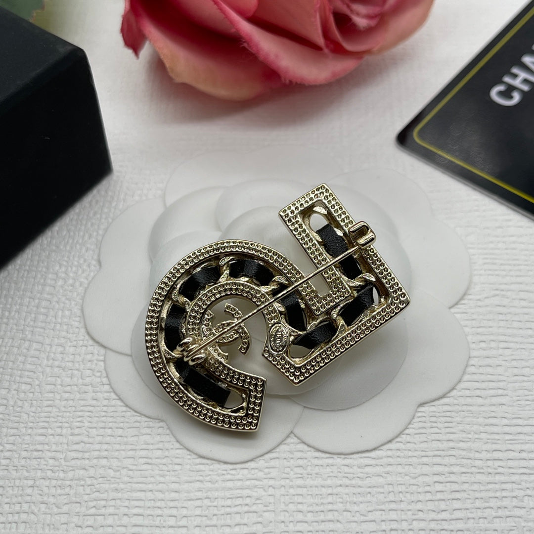 14C846E Popular Brooch