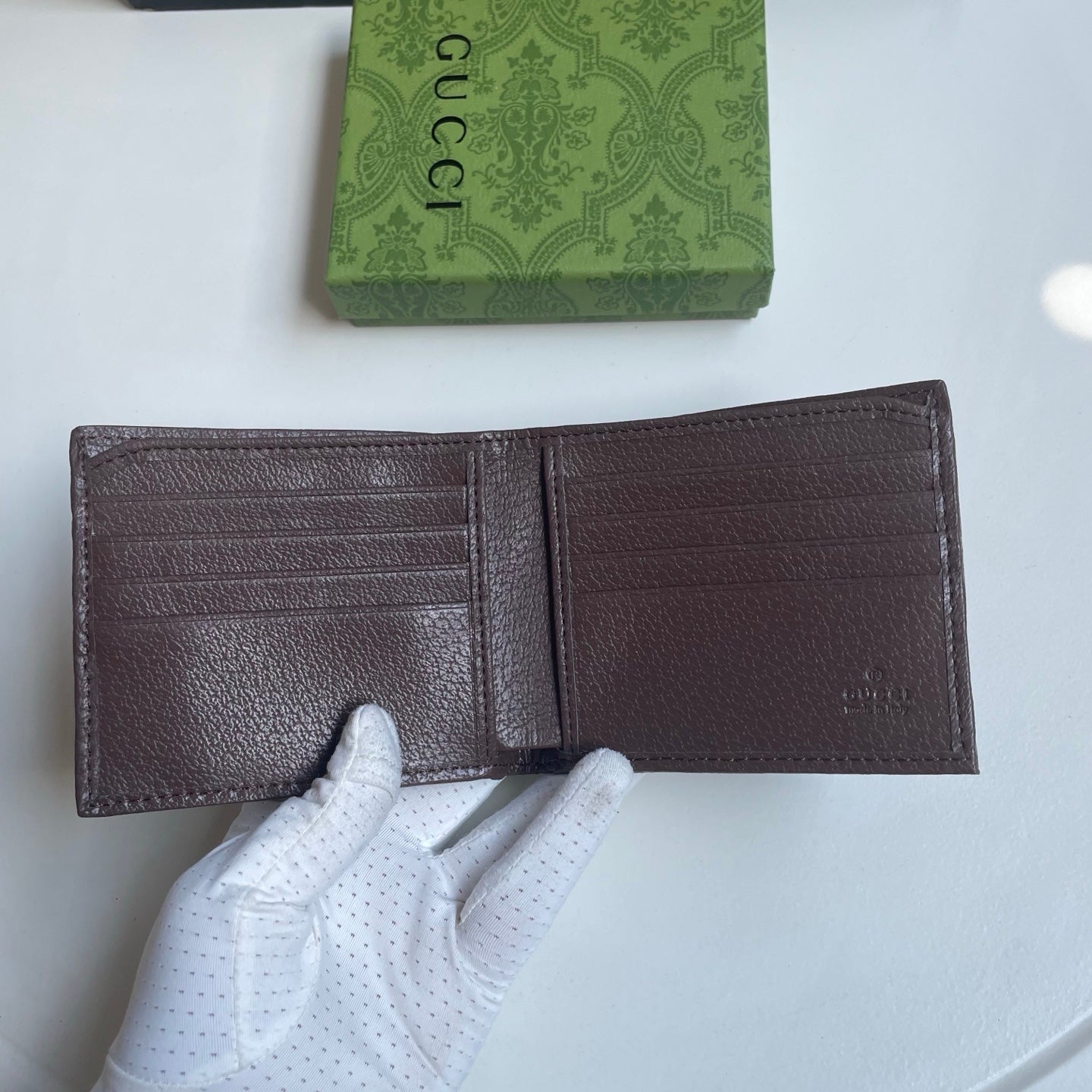 146XB7B Popular leather wallets ( with full packaging )