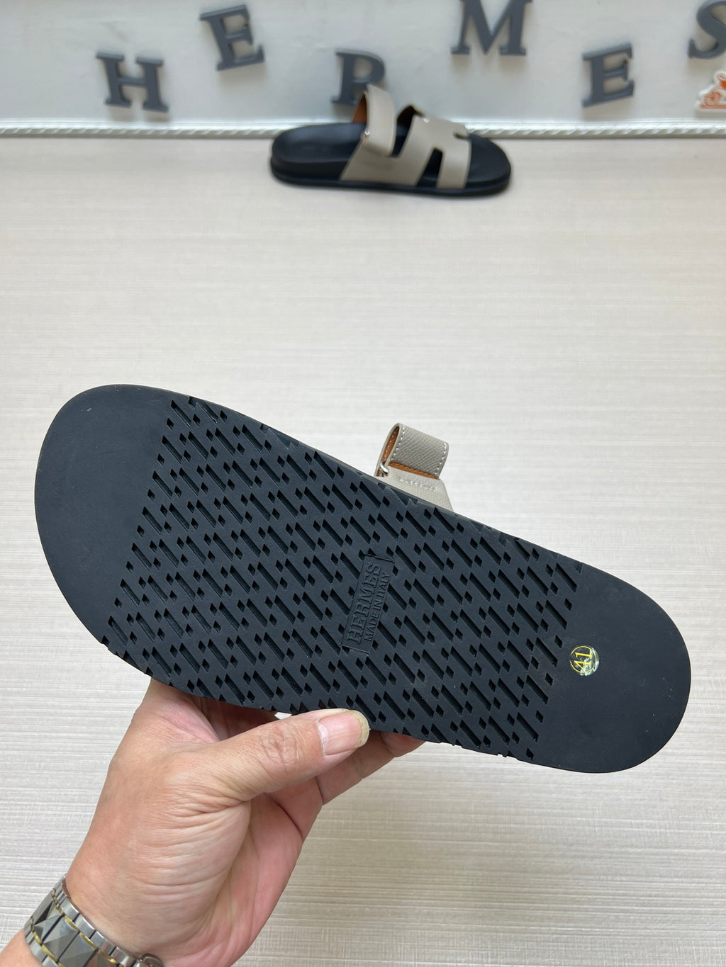 54H1Z Popular slippers