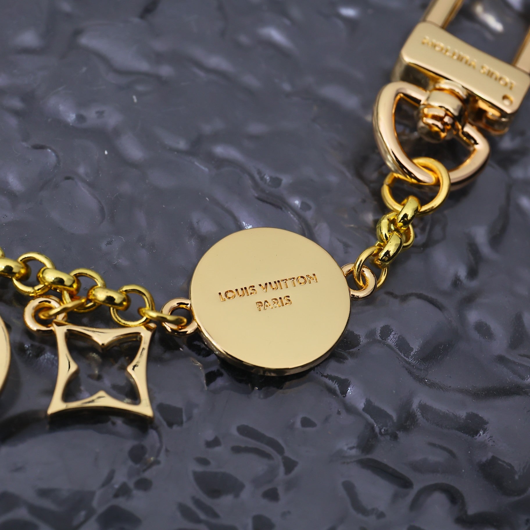 14E17A  Popular Keychains