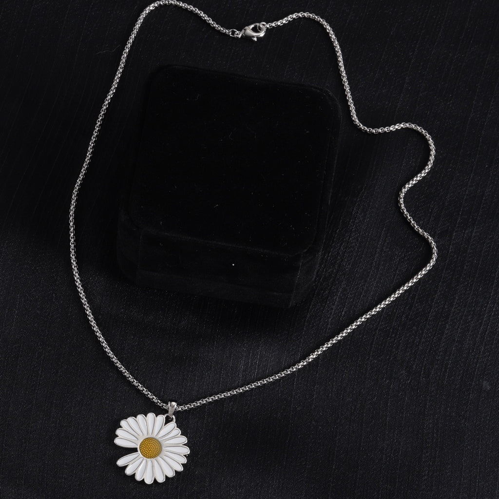 15QA38X Popular Necklace.Brooch