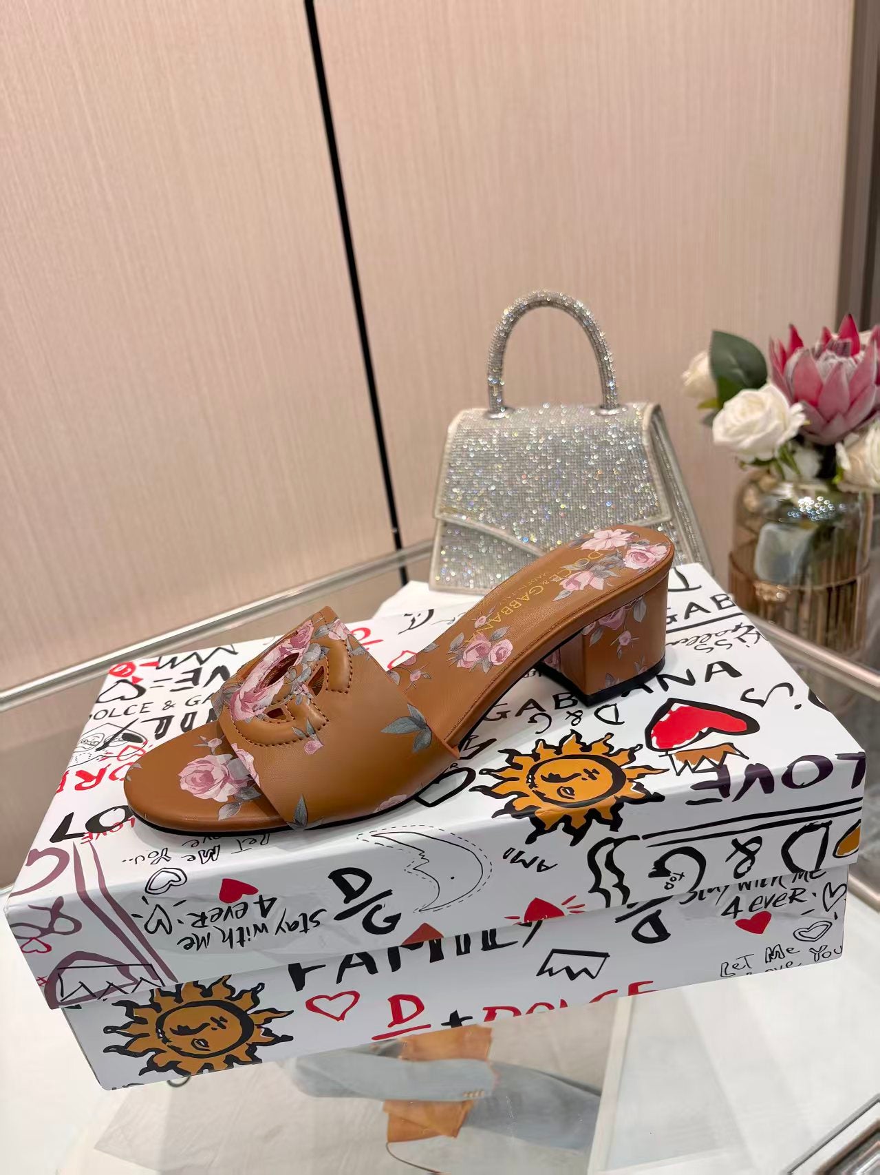 Z2X66A43 Popular high-quality leather slippers