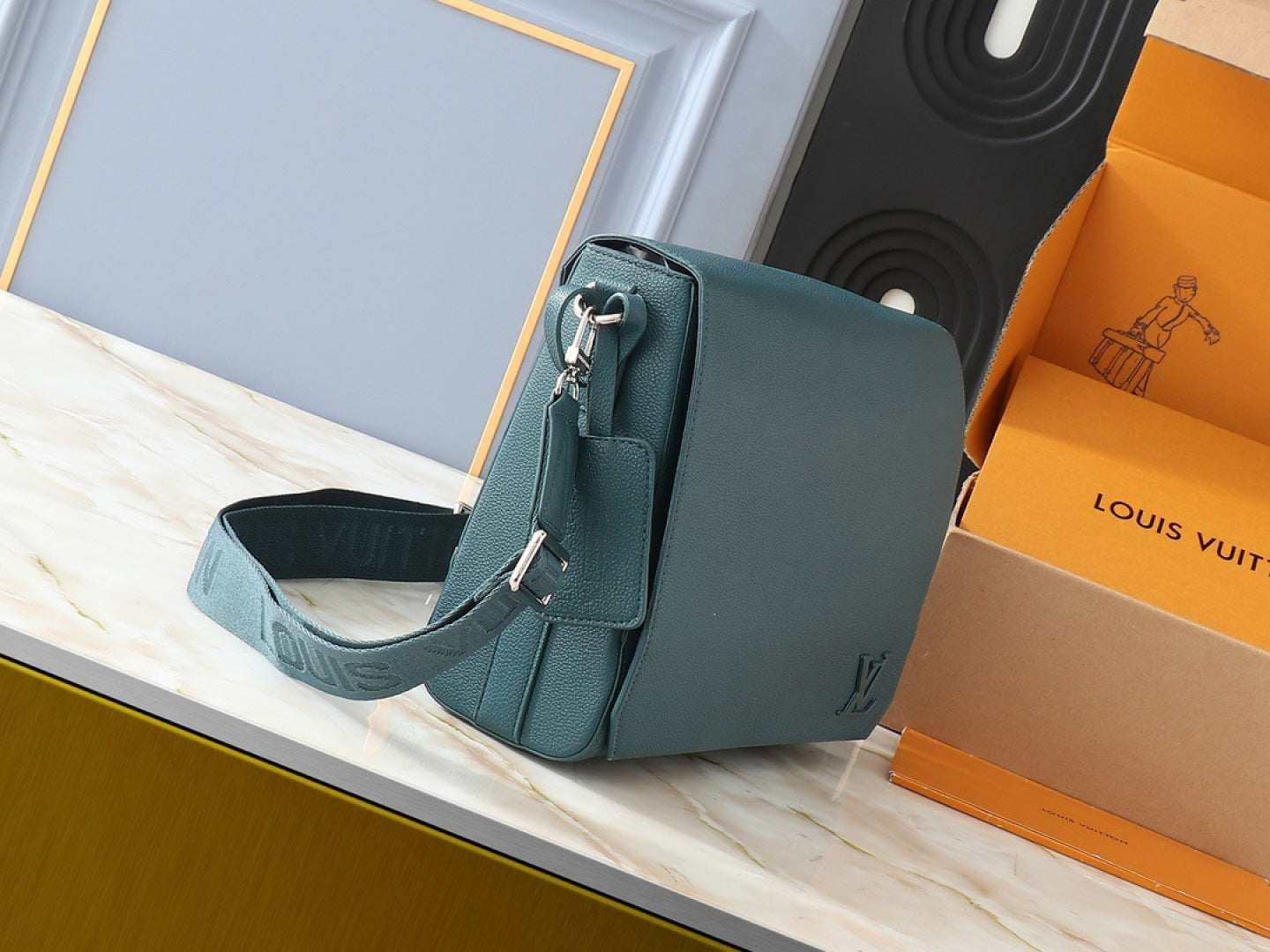 136PE78B Popular leather bag