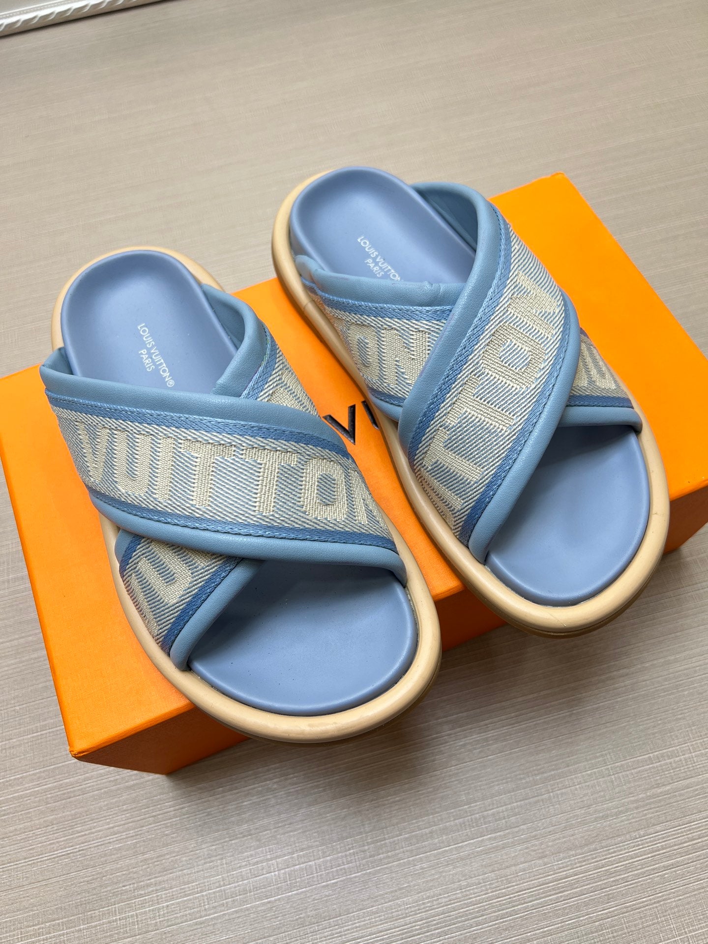 535ZE270Z Popular Slippers