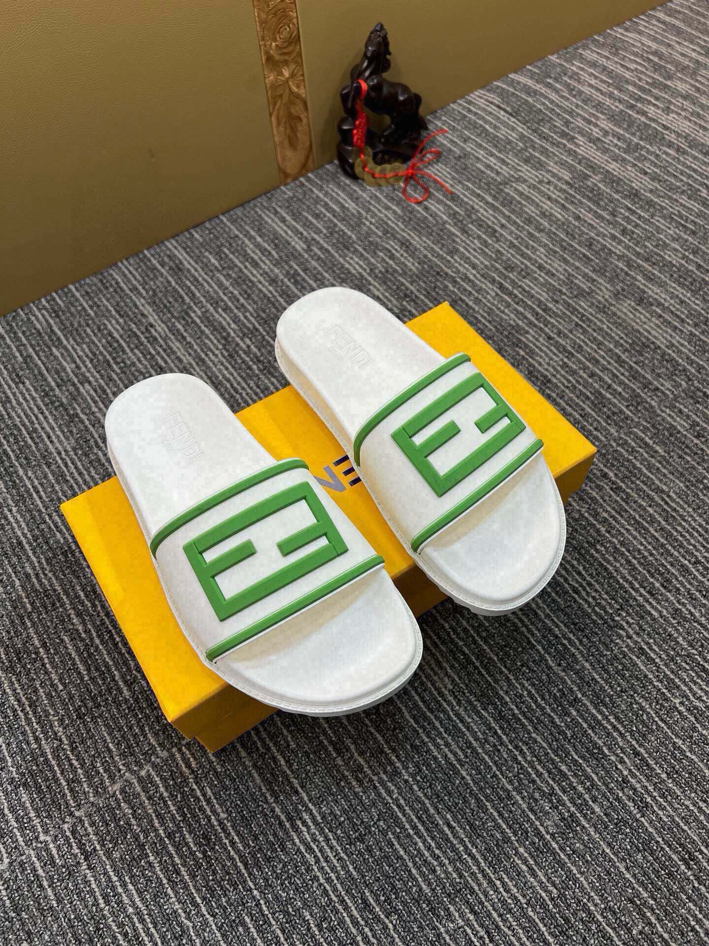 535ZF286Z Popular Slippers
