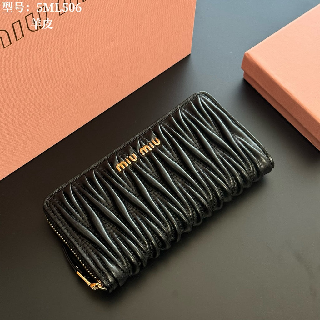 B1P46A123 Popular leather wallets