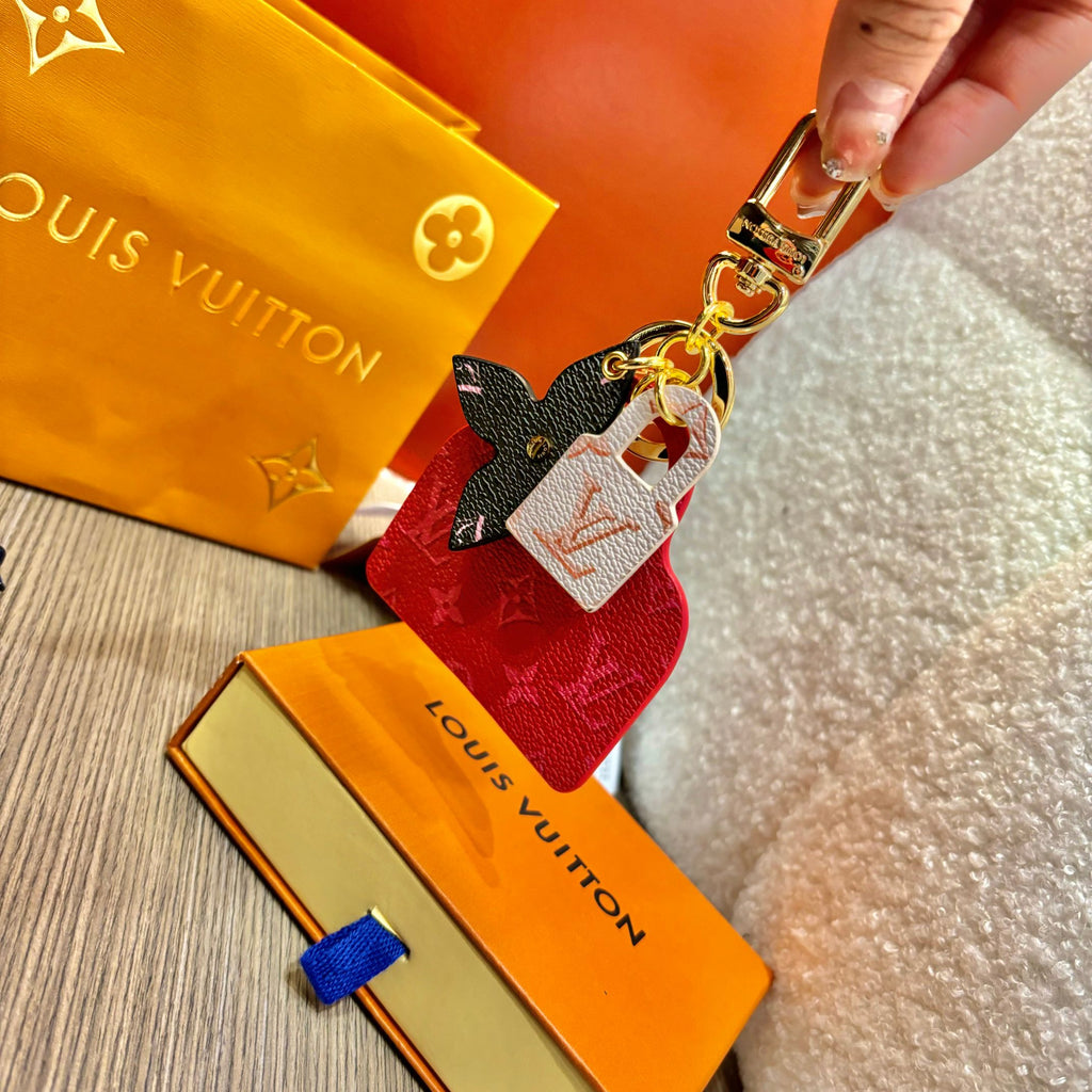 35ZE33A Popular bag 's charms accessories
