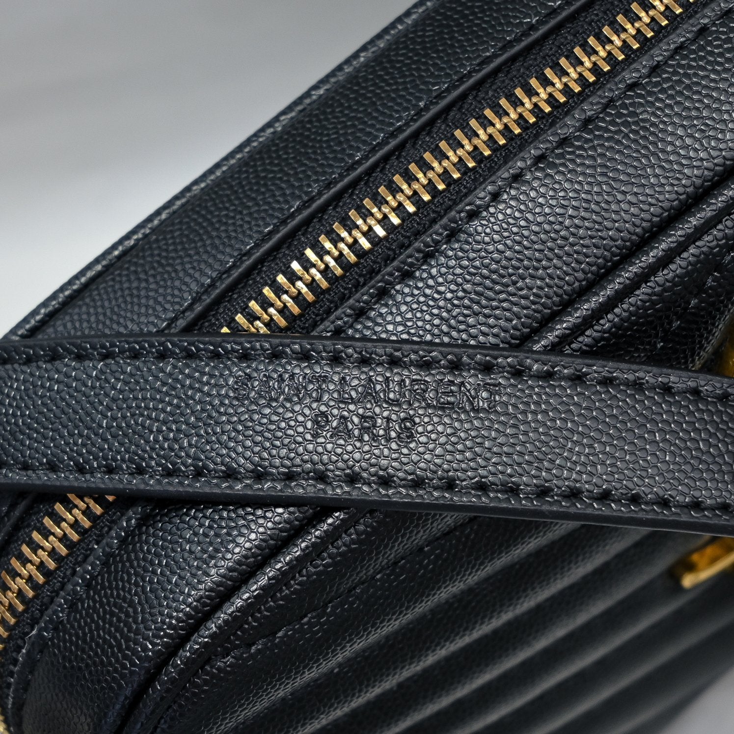 B1R46SL5  Popular leather bags