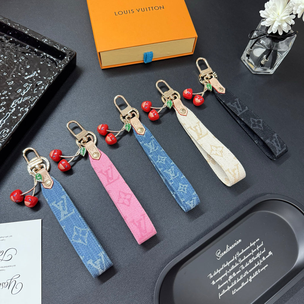 35QE4A Popular bag 's charms accessories