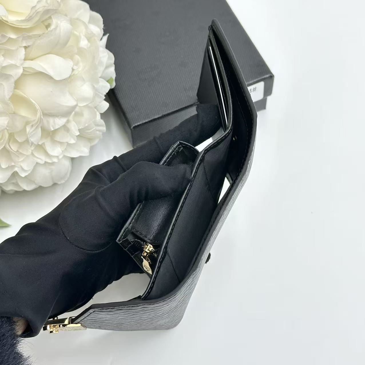 136NM13B Popular leather  Wallets