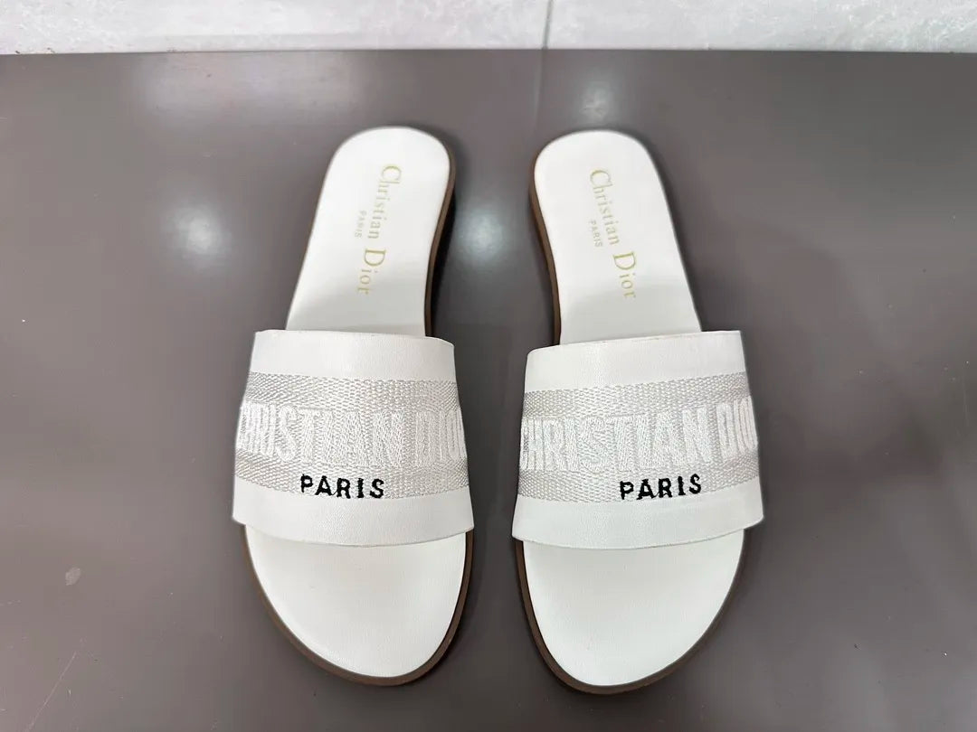 14D32Z Popular slippers