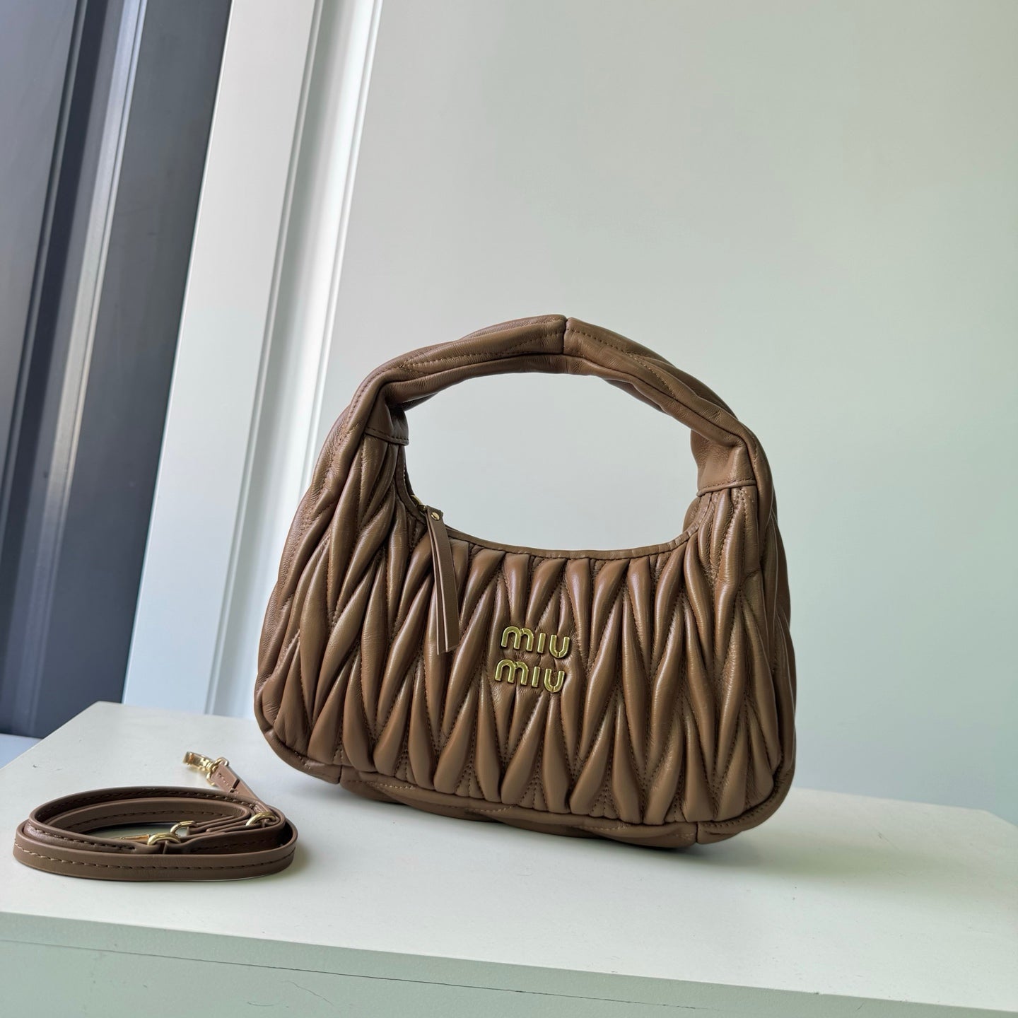 B1P46A120 Popular leather bag（29x24x10cm）