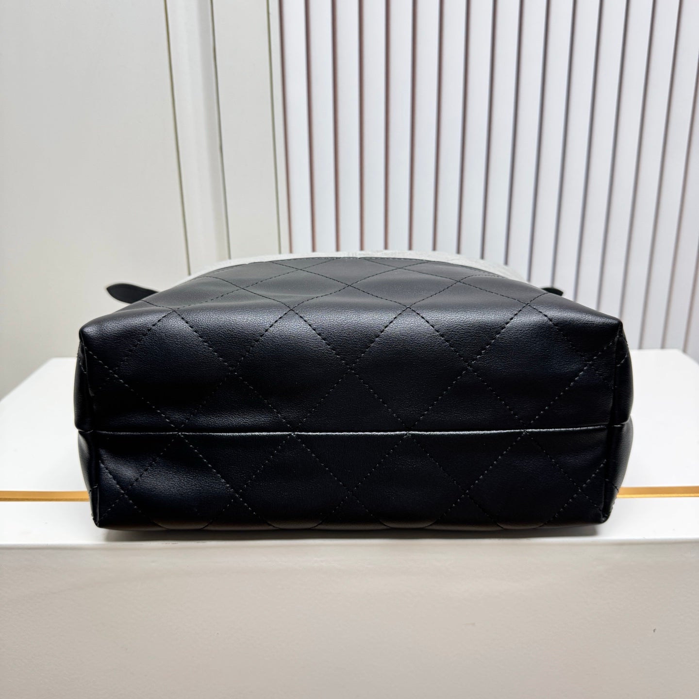146PC19B Popular leather bag