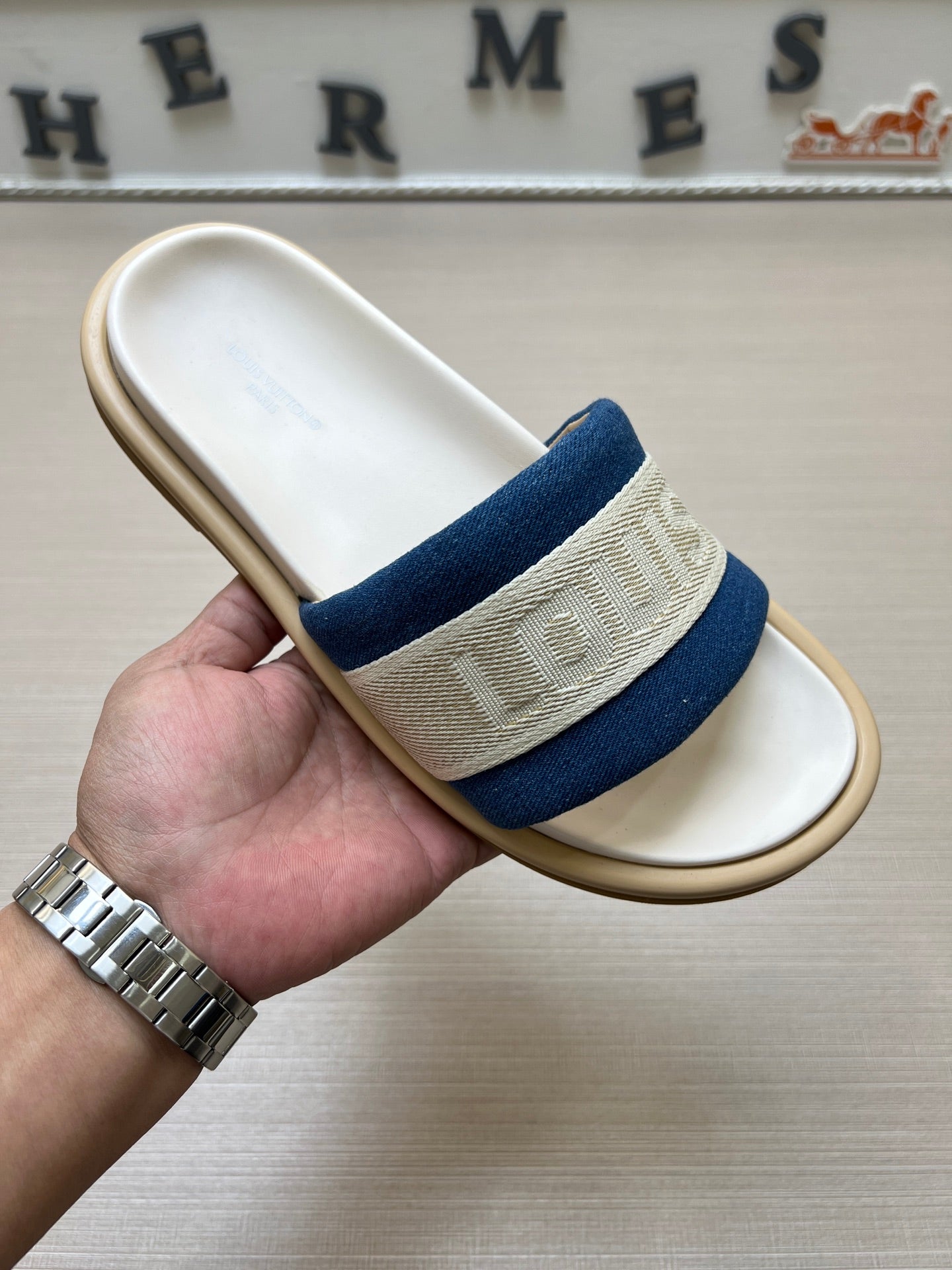 535ZE301Z Popular Slippers