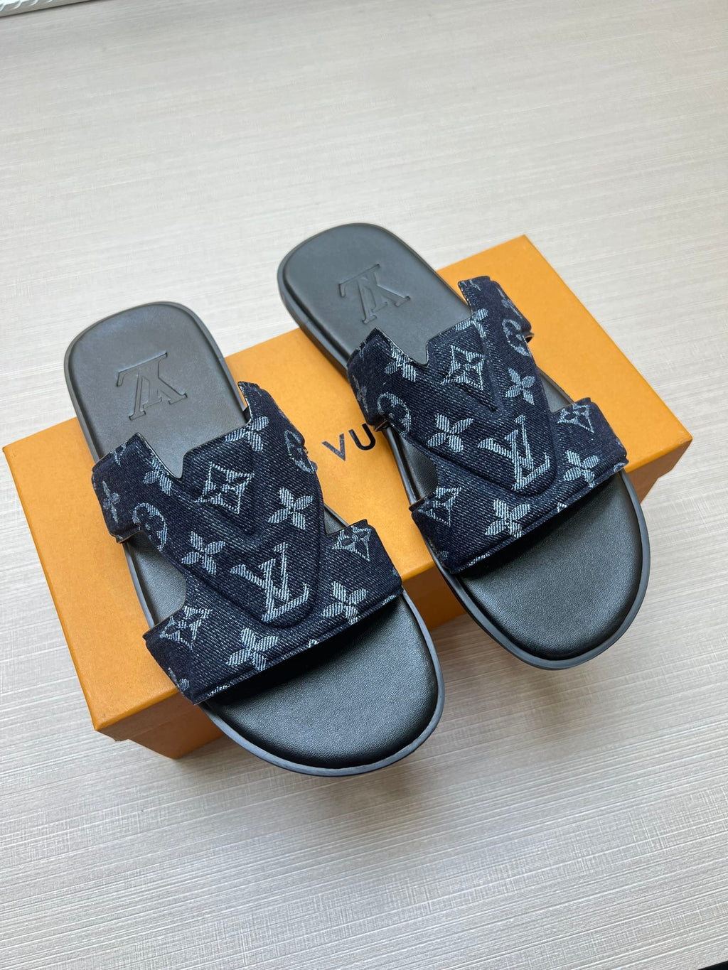 54E32Z Popular slippers