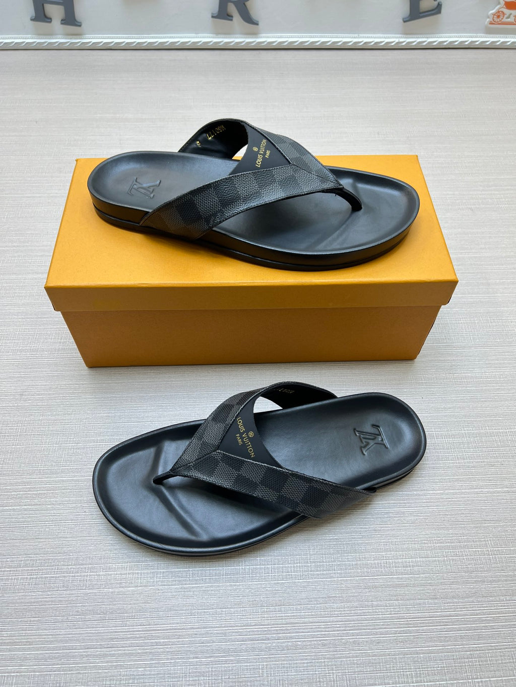 54E85Z Popular slippers