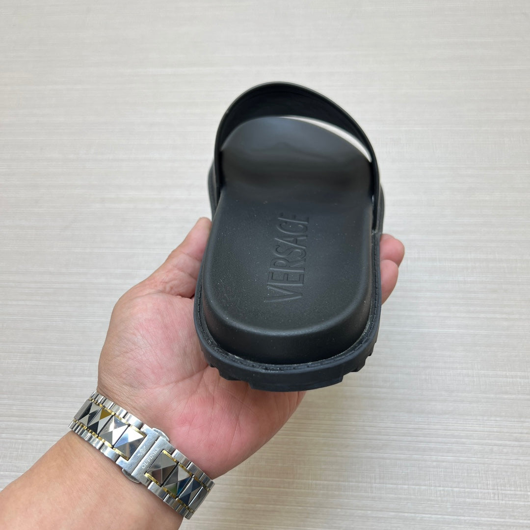 54V54Z Popular slippers