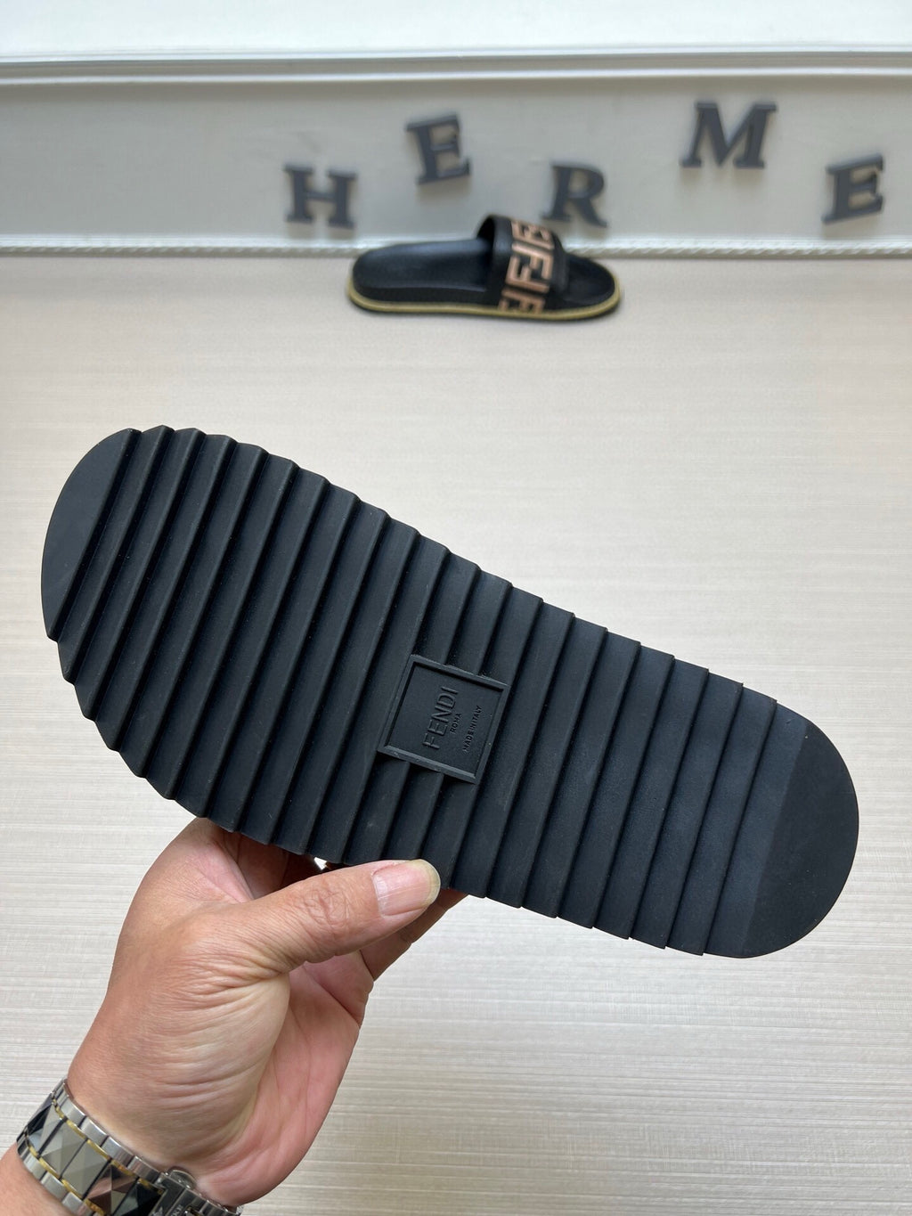 54F25Z Popular slippers