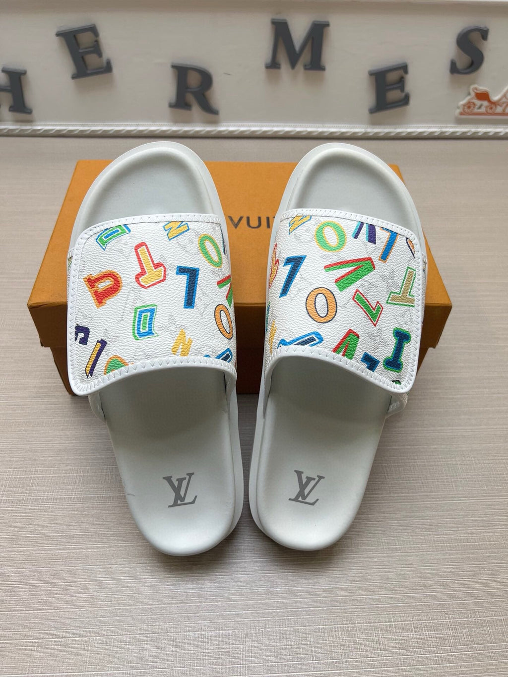 5WE247Z Popular Slippers