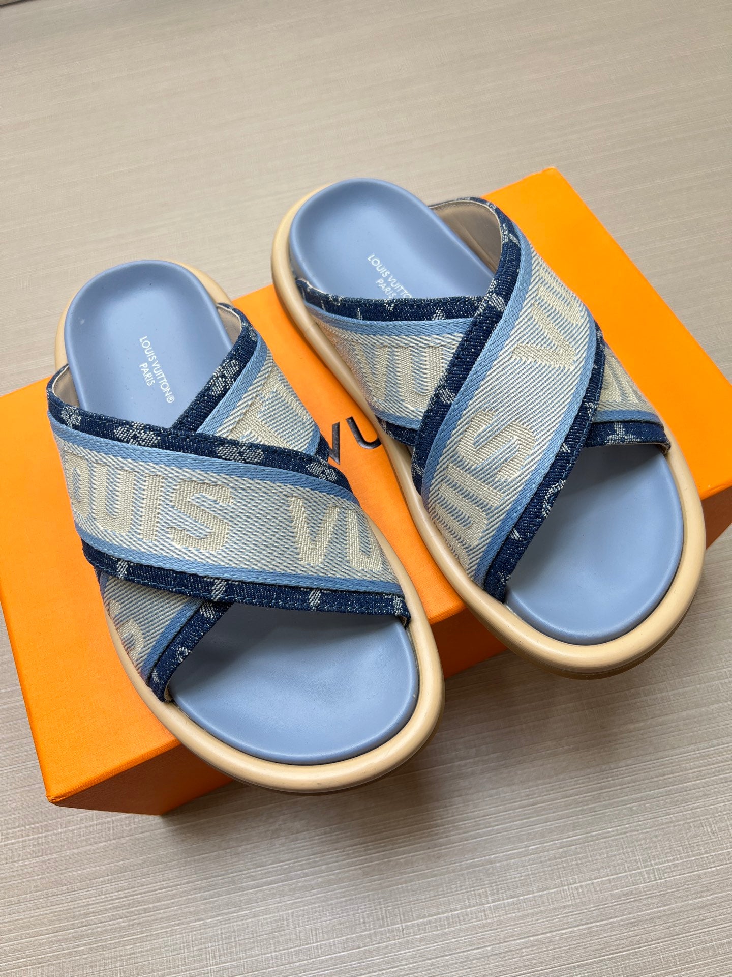 535ZE272Z Popular Slippers