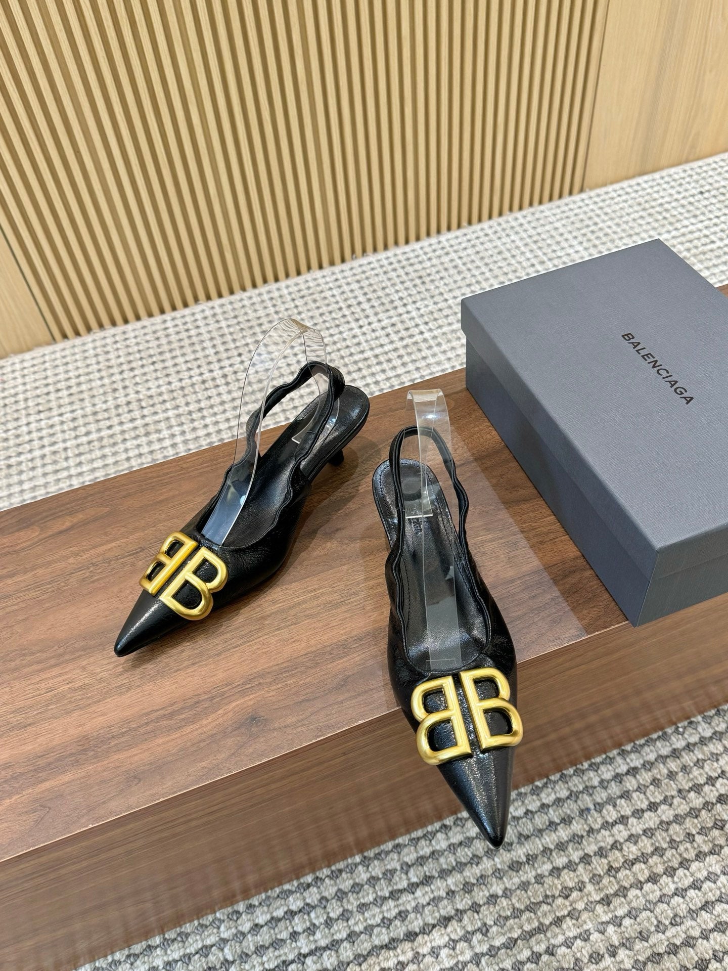 255QJ45Z Popular  leather High heels