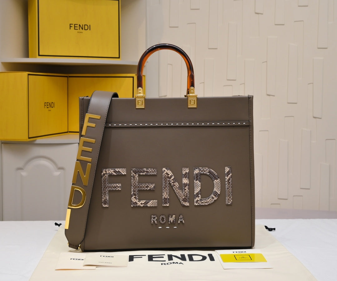 136PF104B Popular leather bag