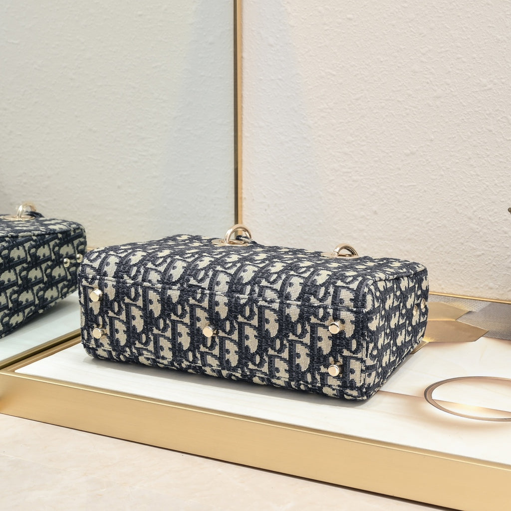 1XD439B Popular   embroidery bag