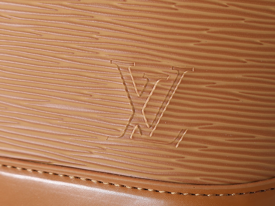 146PE102B Popular leather bag