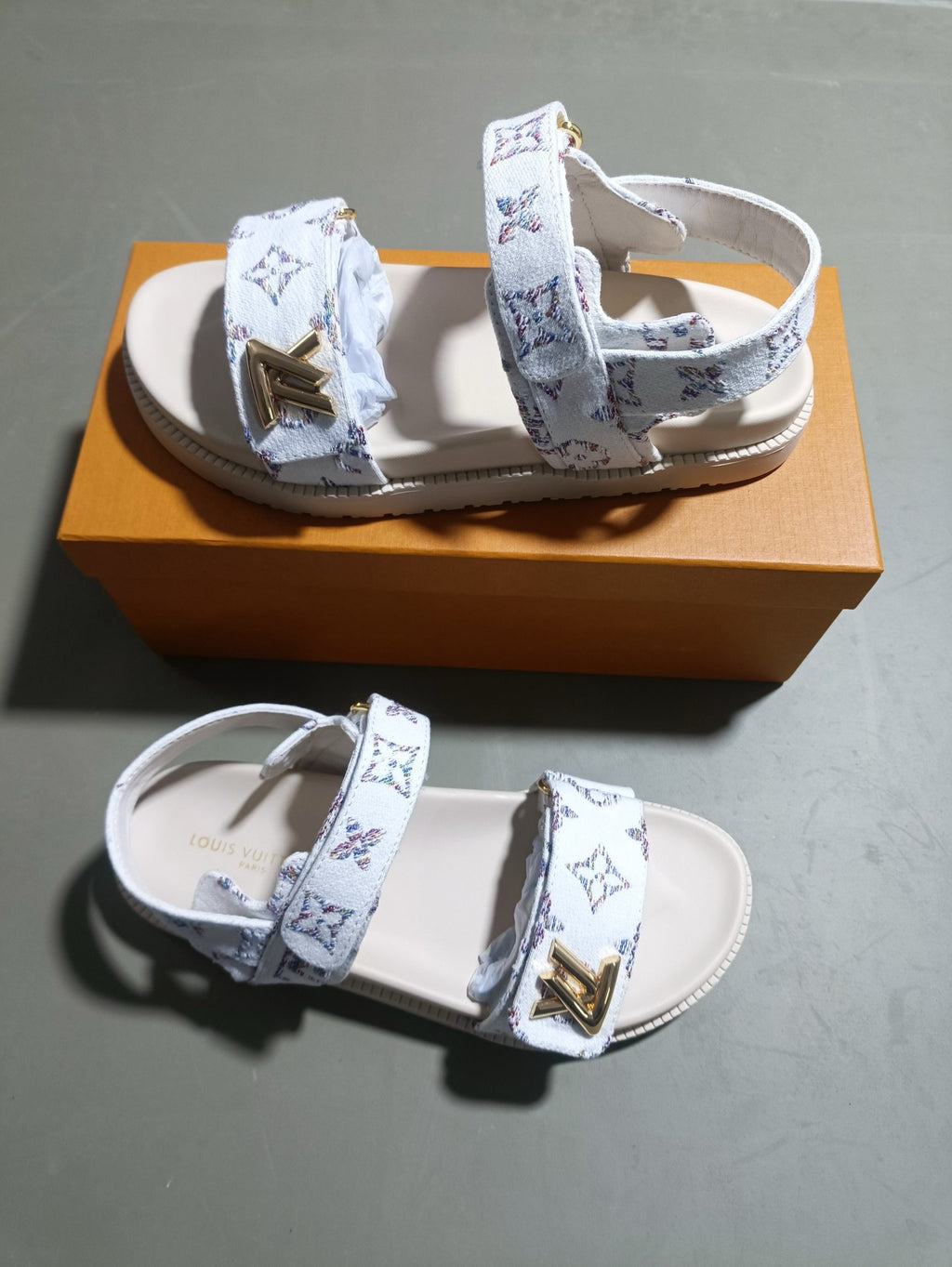 5LE211Z Popular sandals