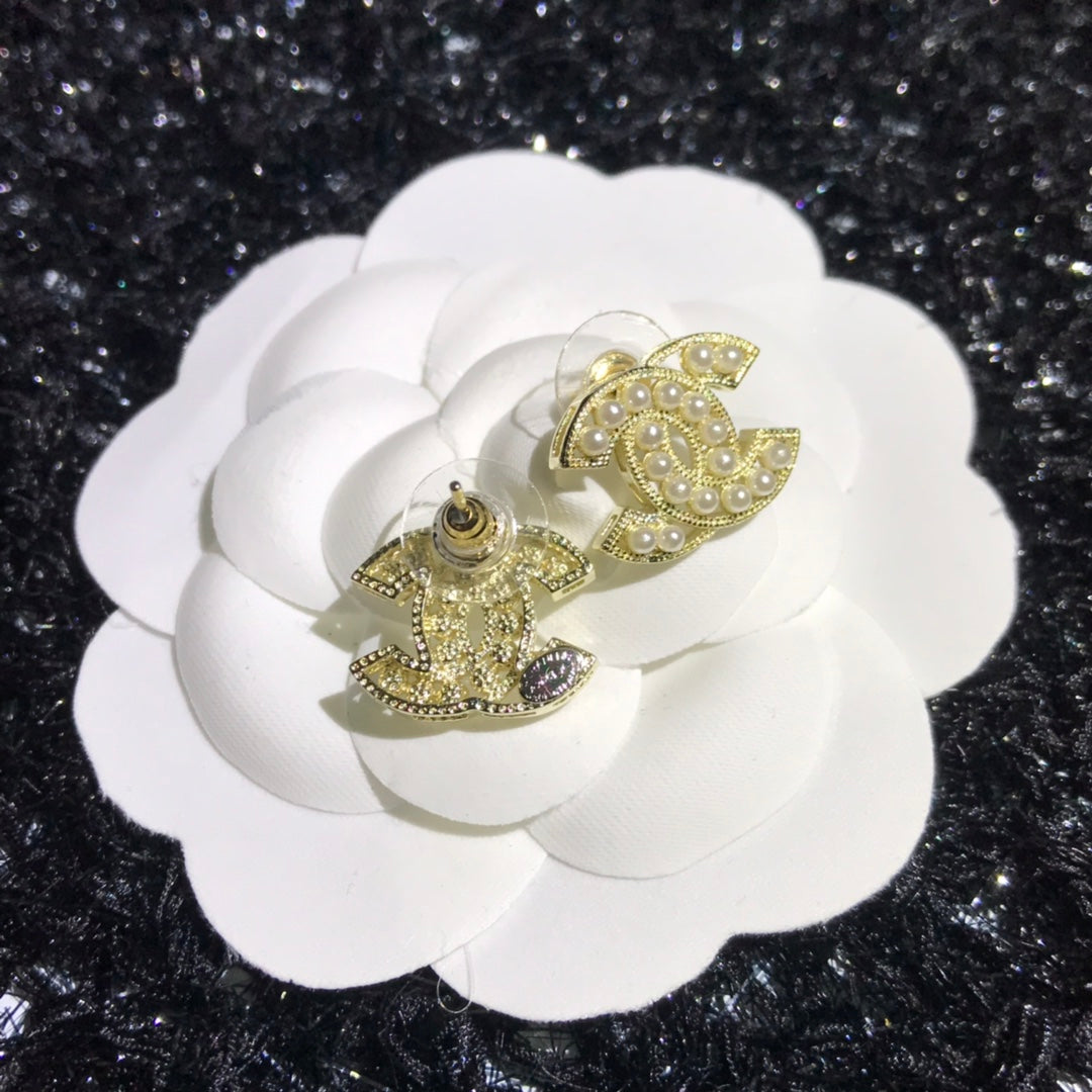 14C484E Popular Earrings