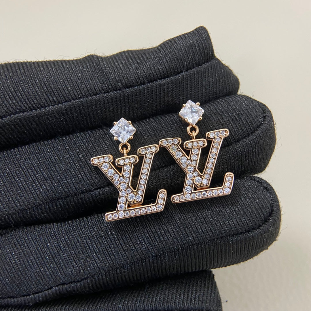 55ZE17E Popular Earrings