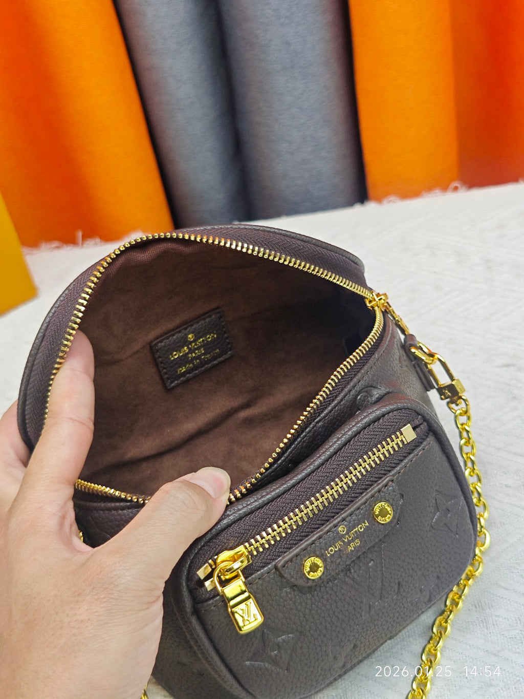 146PE75B Popular leather bag