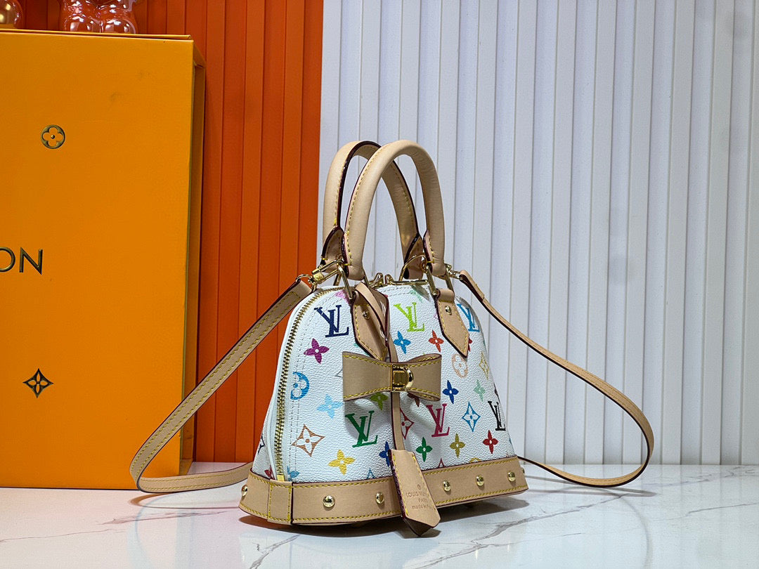 146PE104B Popular leather bag