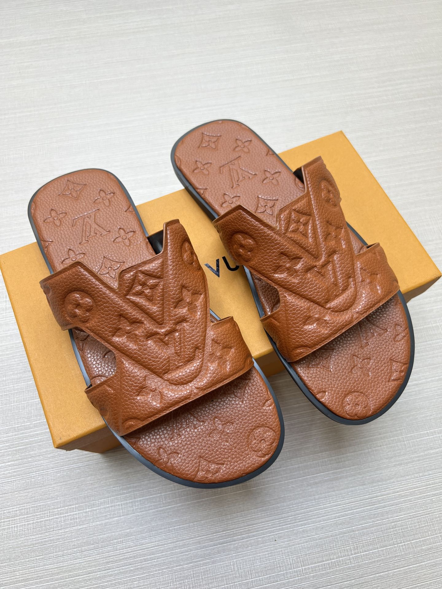 54E34Z Popular slippers