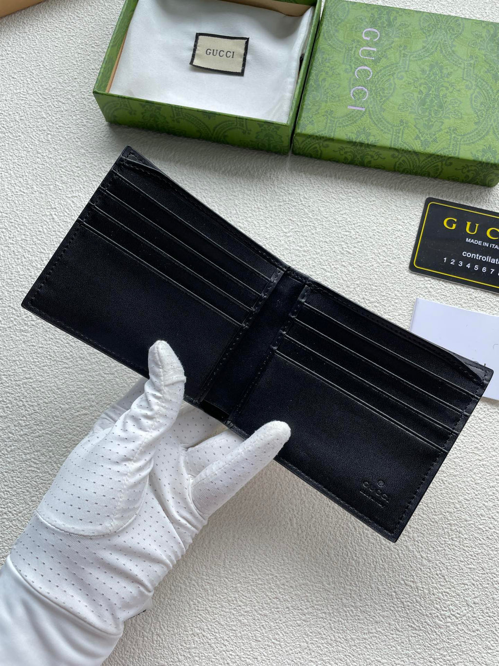 146XB9B Popular leather wallets ( with full packaging )