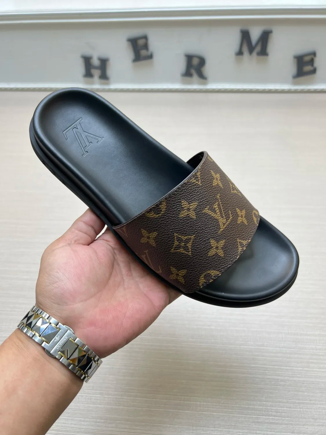 54E57Z Popular slippers