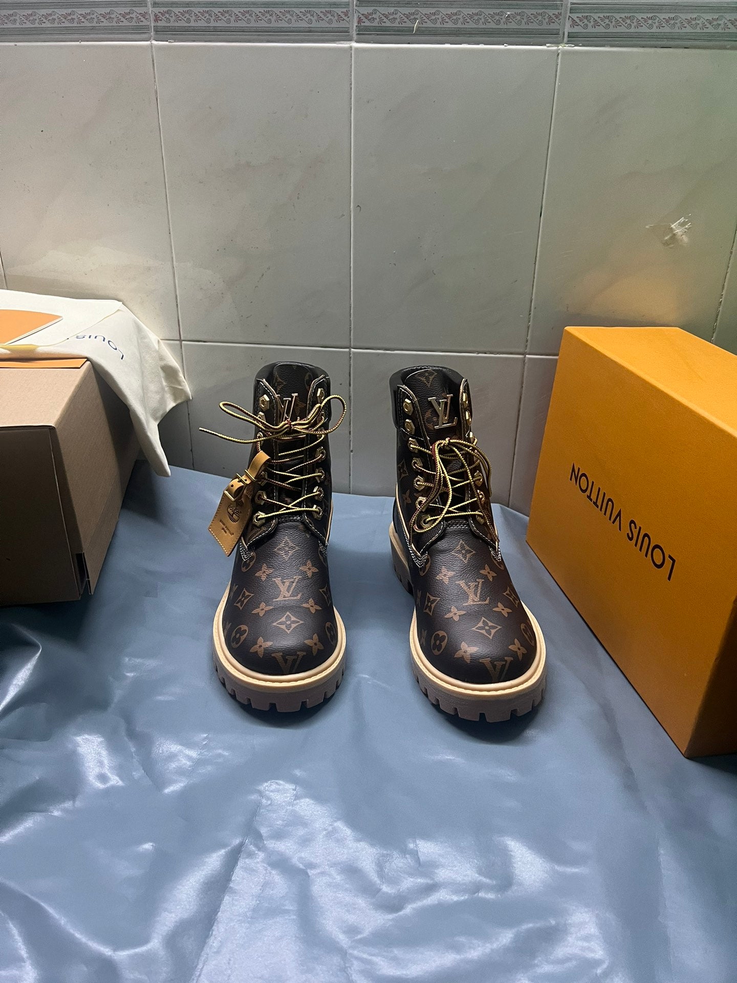 2105QE382Z Popular high-quality leather Boots