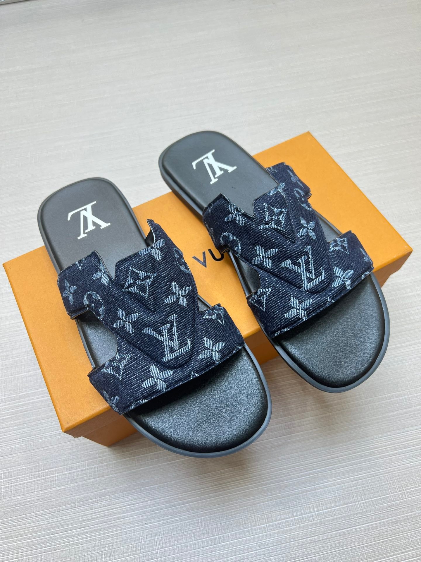 54E29Z Popular slippers