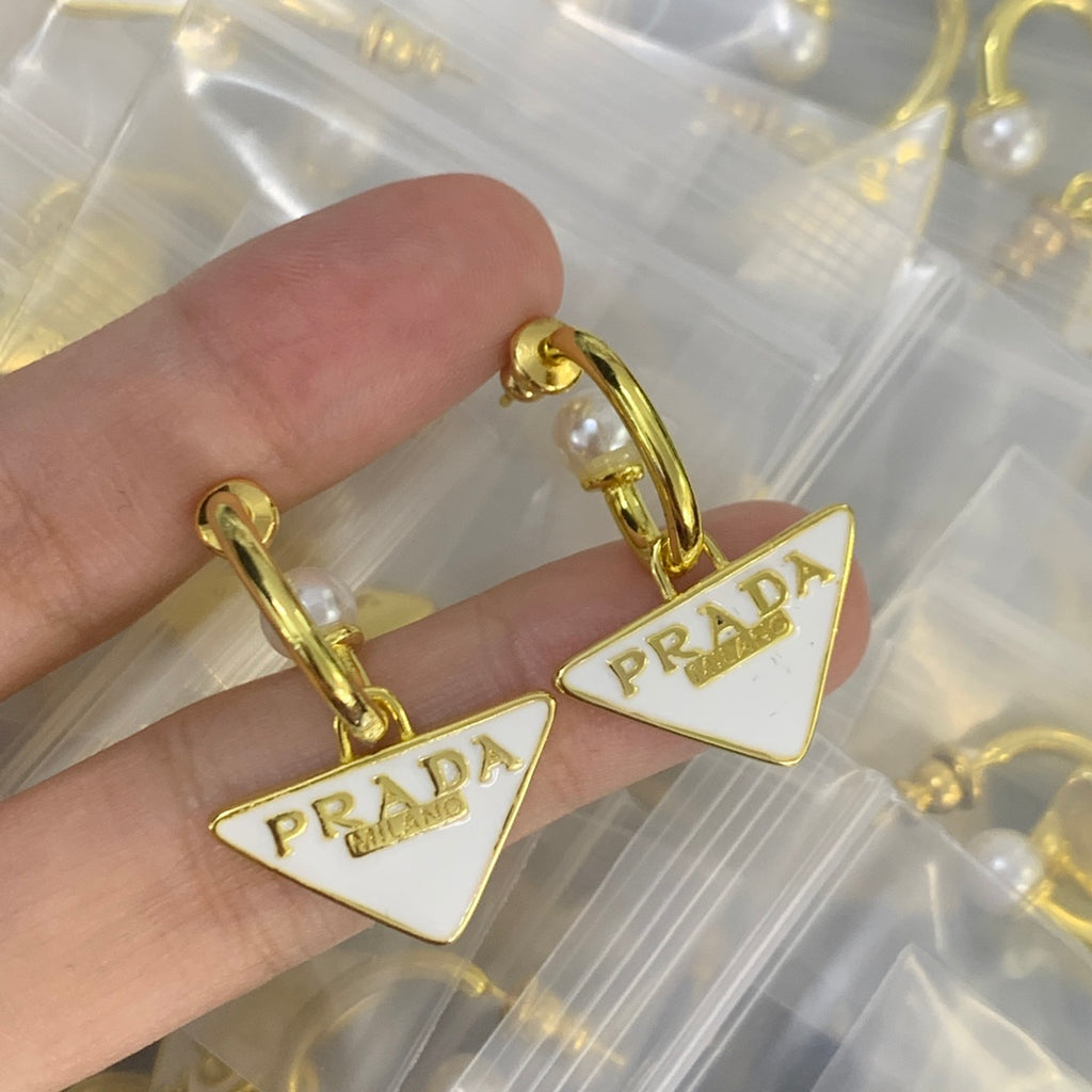 14PD818E Popular  Earrings