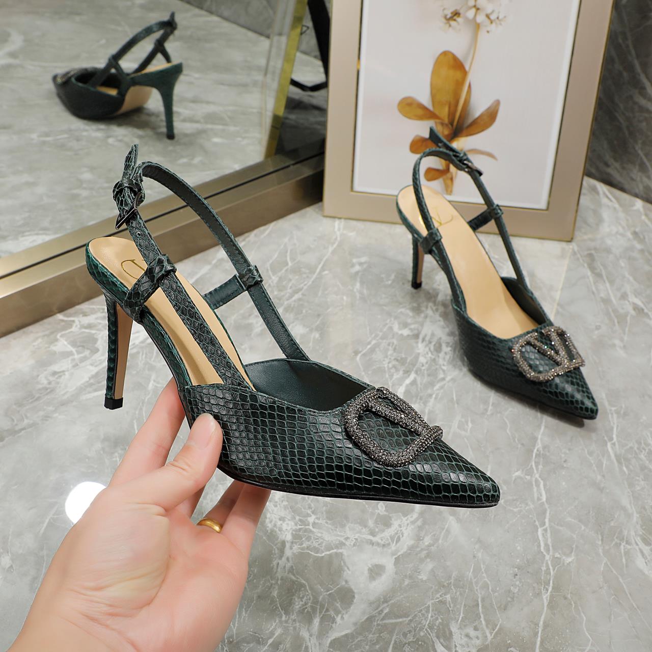 245RVL20Z Popular leather  High heels