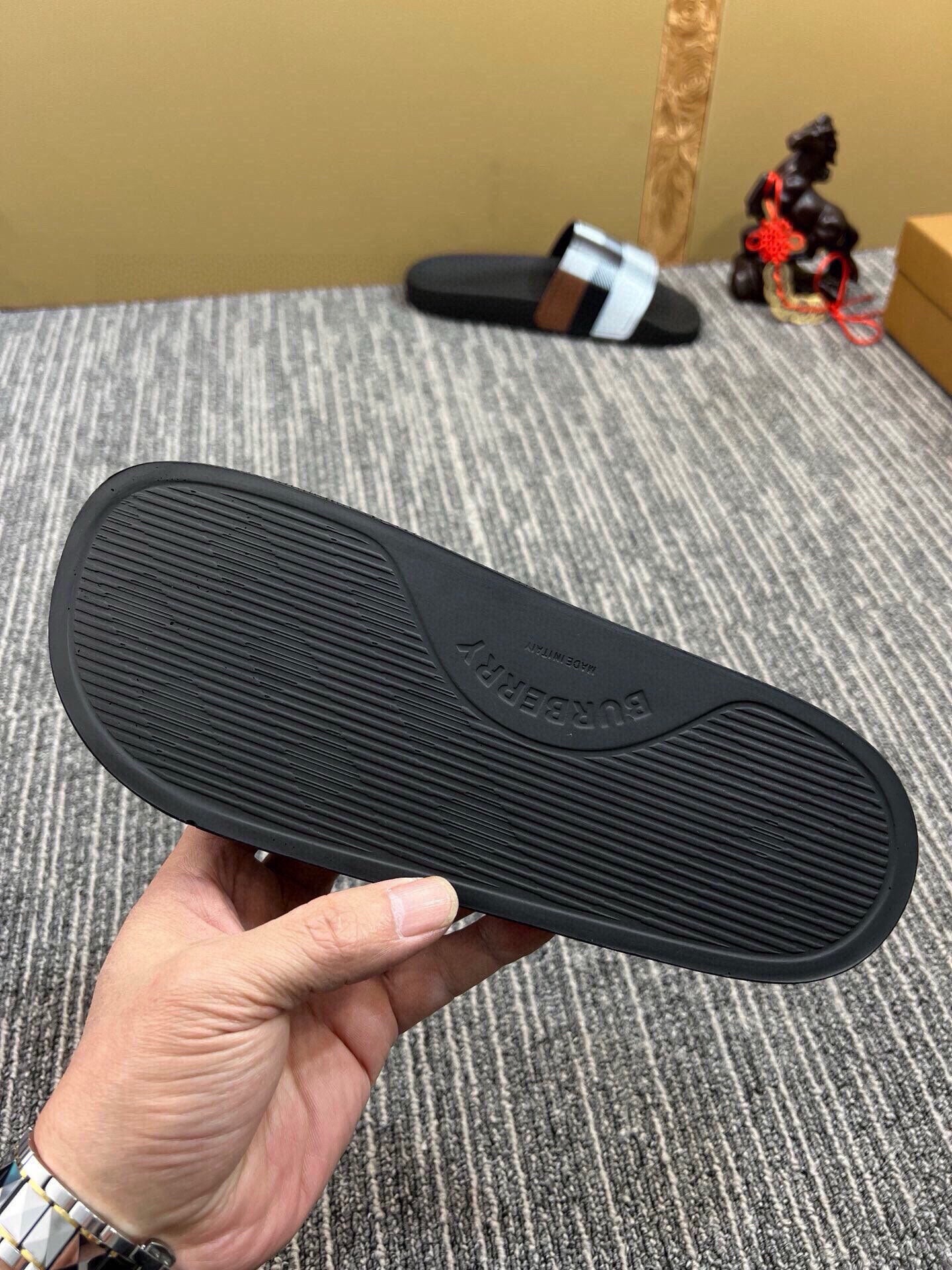 535ZR258Z Popular Slippers