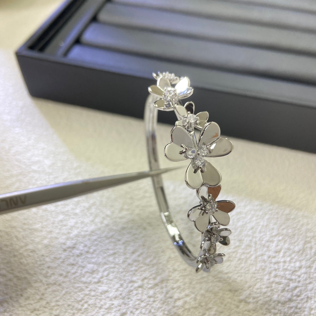15QVC27K  Popular Bracelets